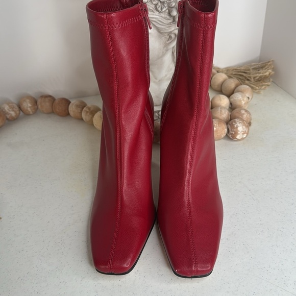 STEVE MADDEN VINKA ANKLE BOOT Red Sz 8 NWOB - Picture 3 of 12